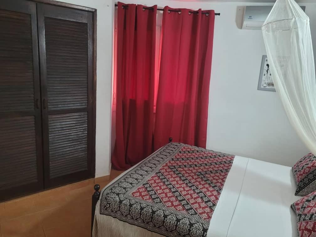 Villa Bord De Mer Avec Piscine Sali Tapé Eksteriør billede