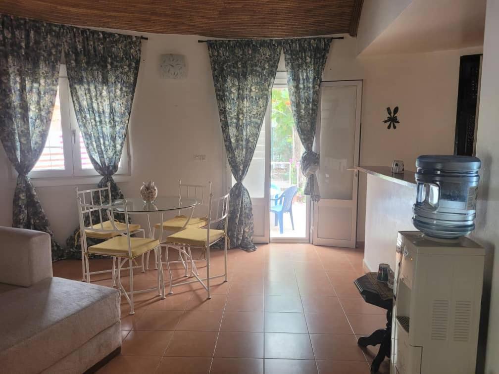 Villa Bord De Mer Avec Piscine Sali Tapé Eksteriør billede