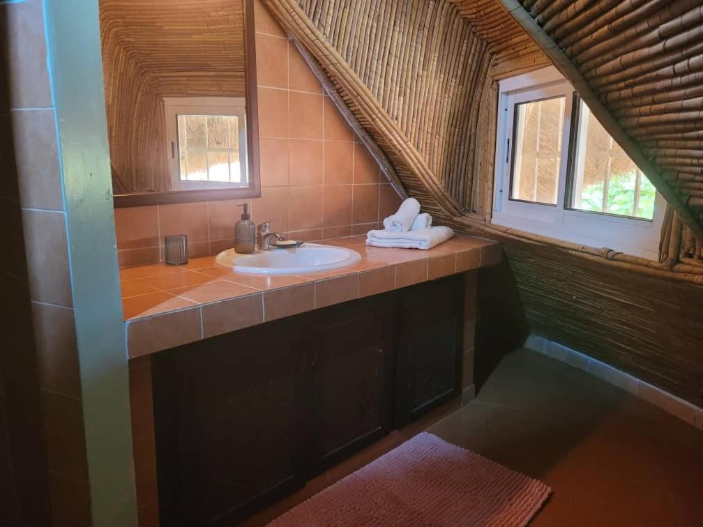 Villa Bord De Mer Avec Piscine Sali Tapé Eksteriør billede